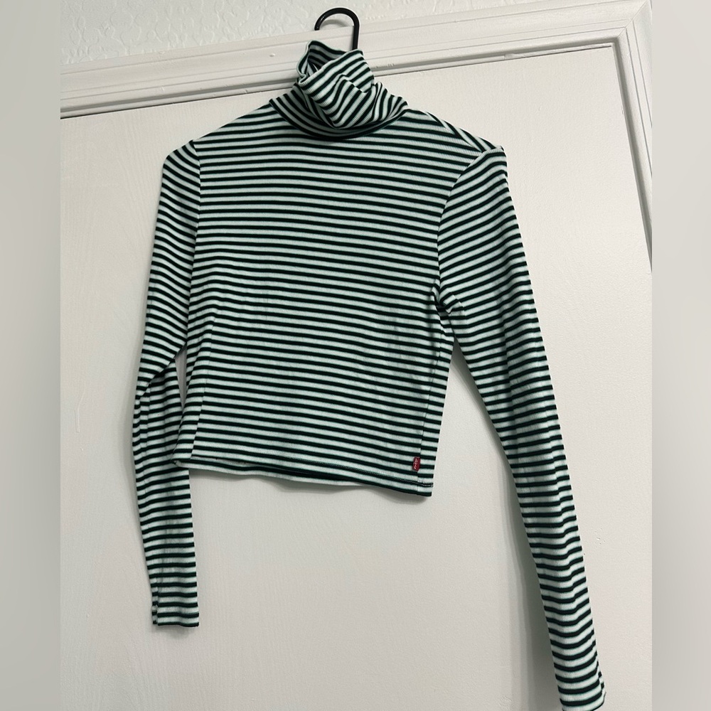 Levi’s mock neck